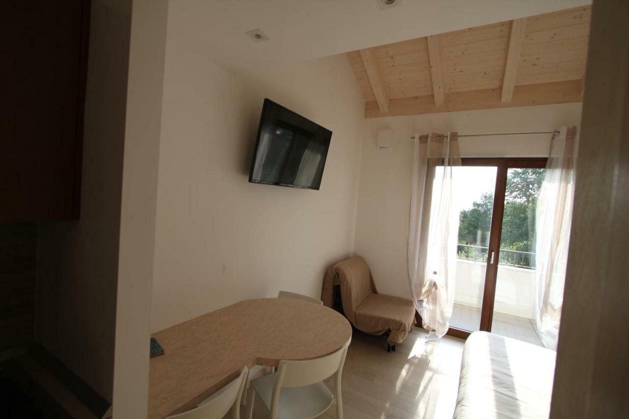 La Casa Bianca Loc.Turistica Apartment Peschiera del Garda Exterior photo